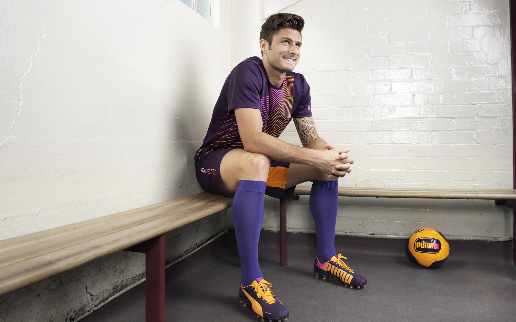 体育新闻中心特别深度报道，体育新闻报道格式及范文